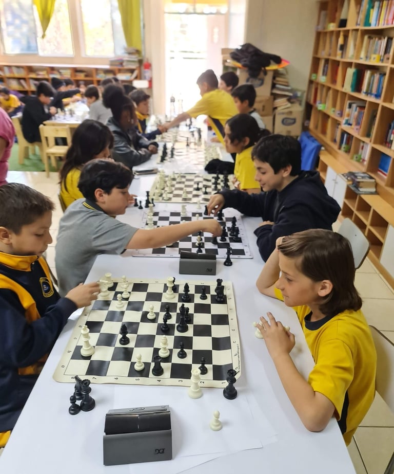 clases de Ajedrez presencial en el colegio los pensamientos de san bernardo