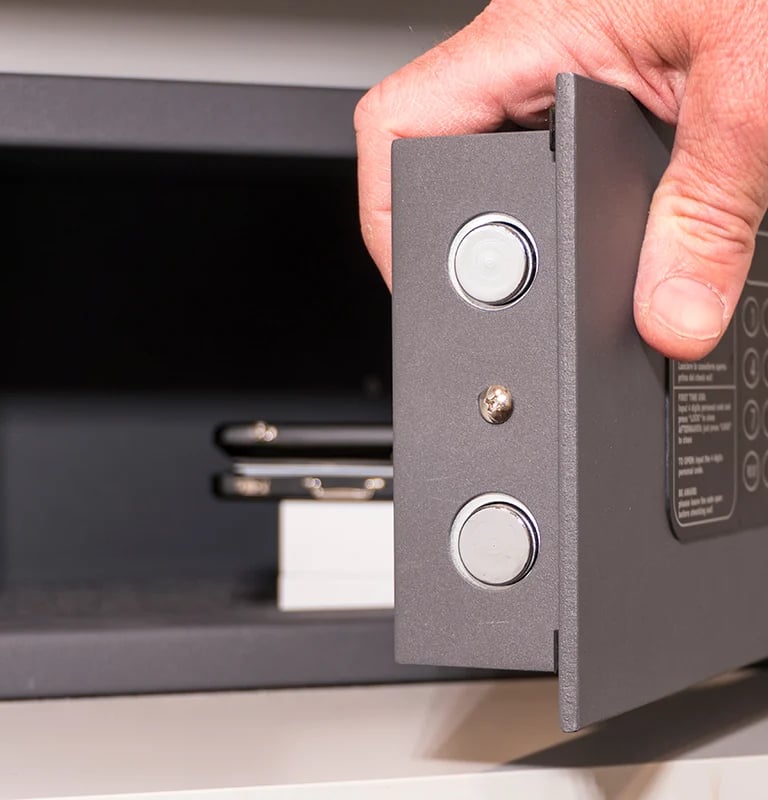 Cerrajeria en cajas fuertes apertura mantenimiento y cerraduras digitales 