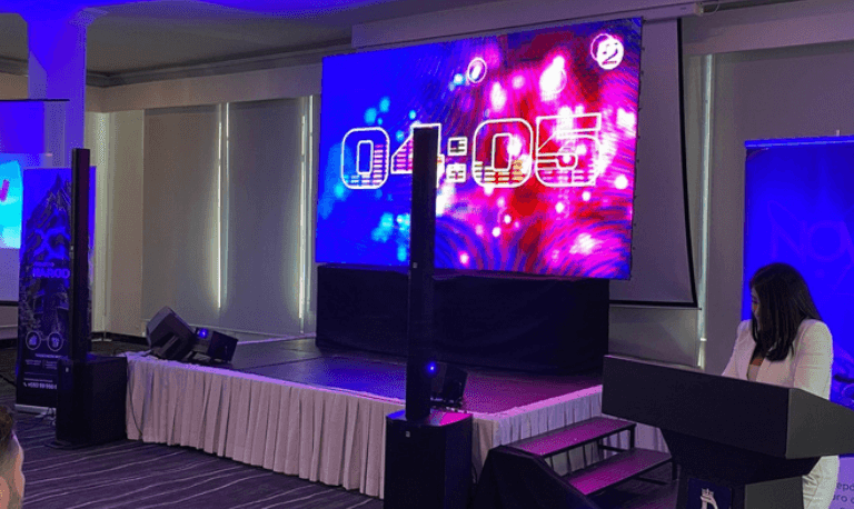 Pantalla led y barras de sonido