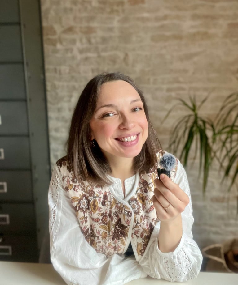 Portrait de Justine Dubuet-Soignon consultante médias pour entrepreneurs