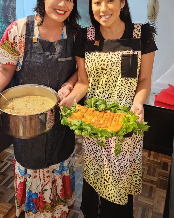 Amigas cozinhando com estilo com avental japonês cruzado sem amarração em algodão