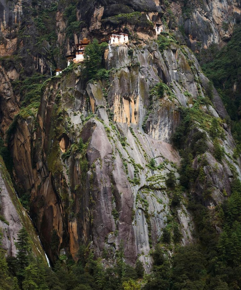 The-iconic-Tiger's-nest-monastery-in-Paro-valley