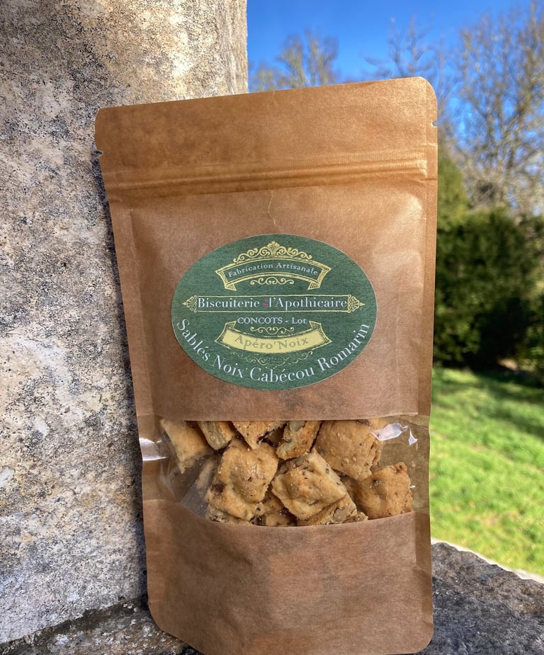 Paquet de biscuits artisanaux, sablés noix Rocamadour romarin de la biscuiterie de l'Apothicaire