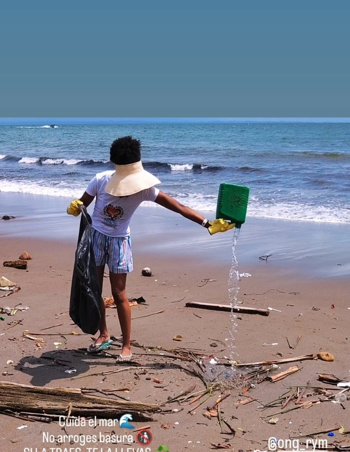 # No limpies la playa una vez, deja de ensuciarla siempre!