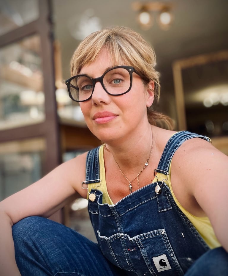 Leslie Clerc créatrice d'atelier Polux céramique d'art et artisanale à Sète, Occitanie, France