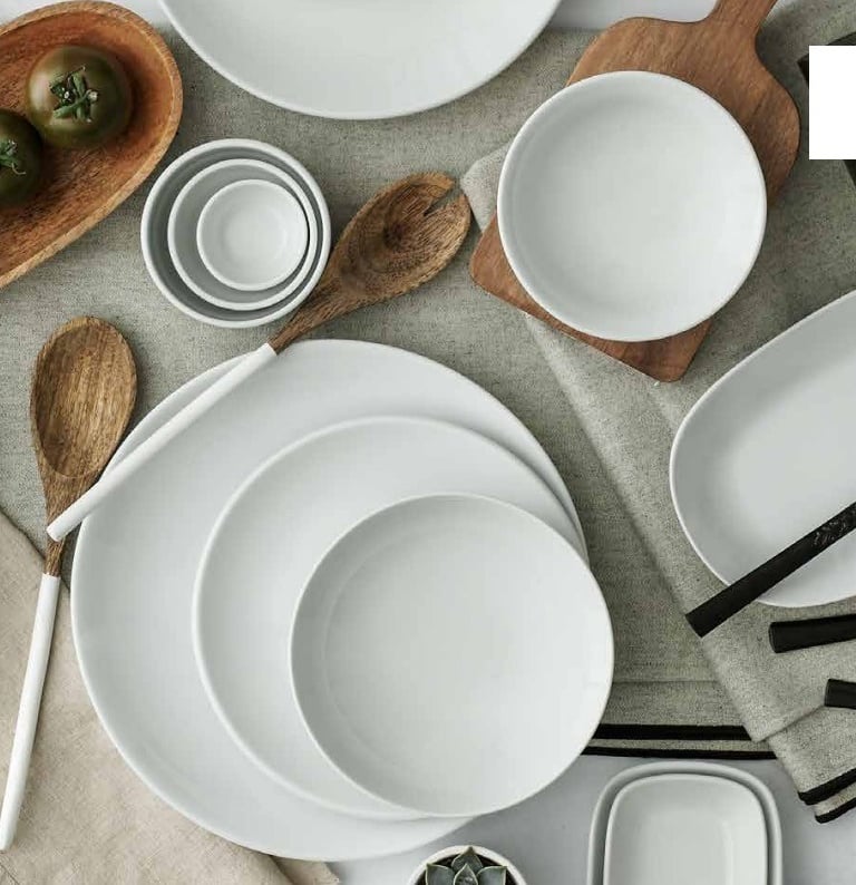 Güral Porselen Enternasyonel serisi beyaz porselen yemek tabağı ve sunum seti.