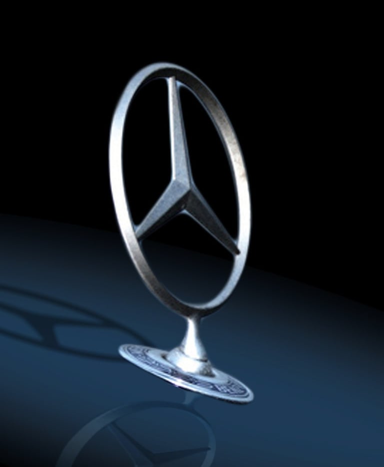 MERCEDES BENZ C63 AMG