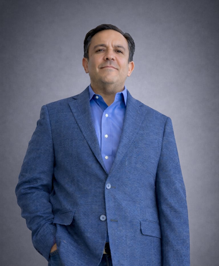 Gustavo Salmon Commercial Real Estate Agent