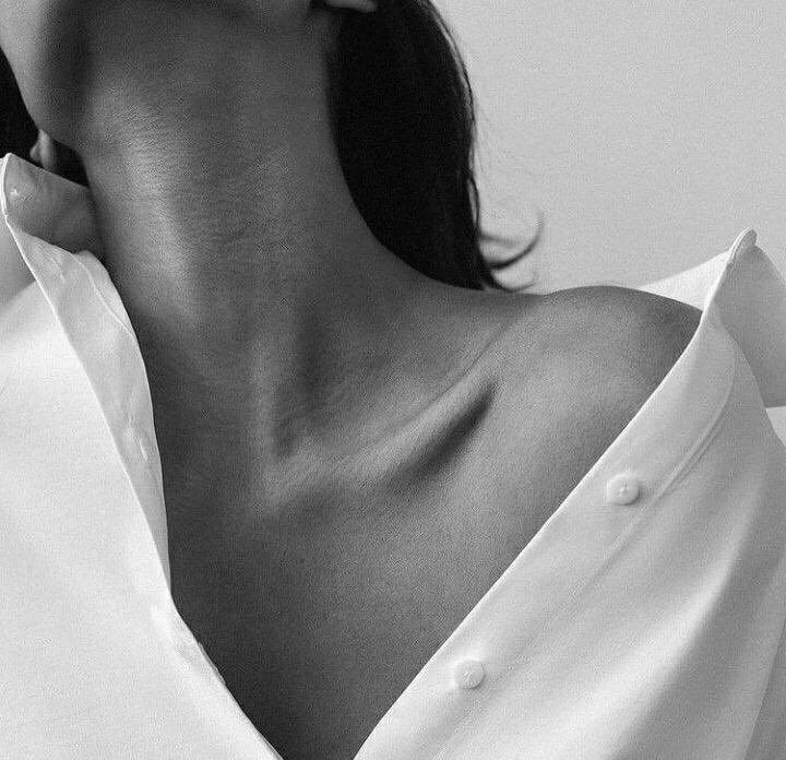 Neck lift and neck tightening procedure illustration from Macys Plastic Surgery Manchester