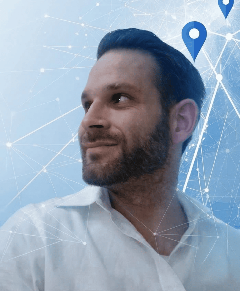 Inhaber, Patrick Angerer der so schräg nach oben blickt