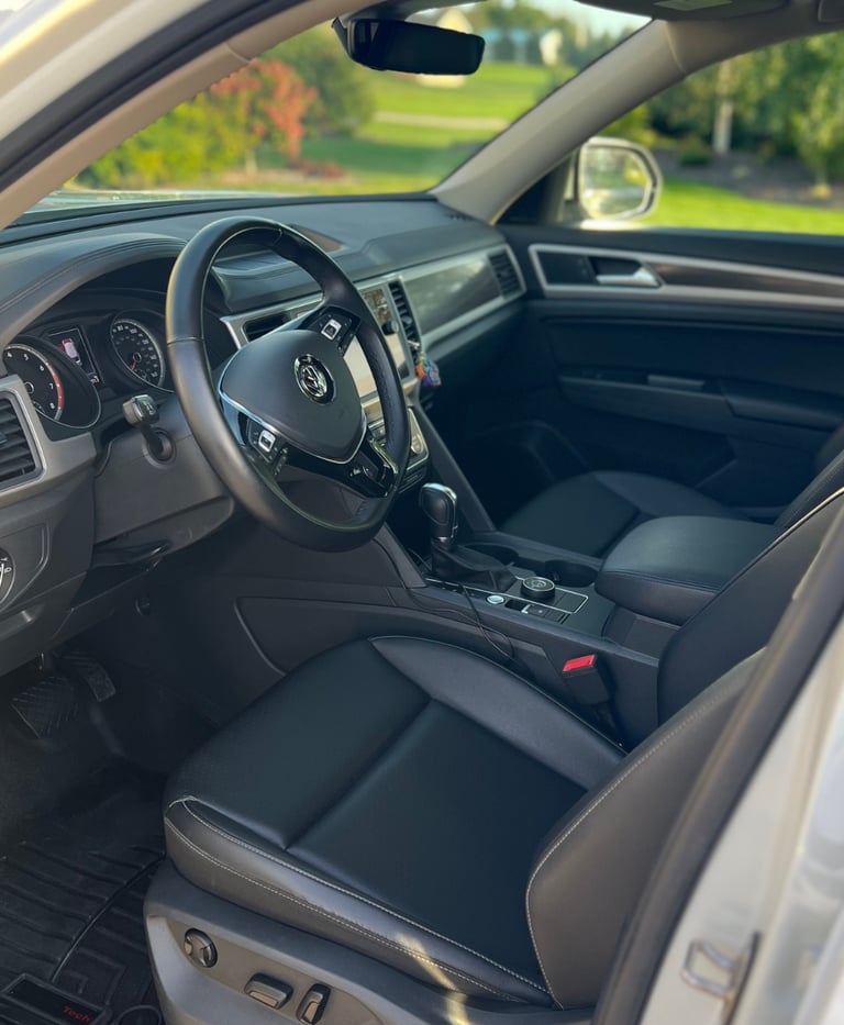 Fresh and new looking SUV after Golden Mobile Detailing's crew detailed it
