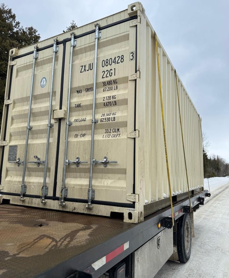 20ft shipping containers for sale in Ontario with winter-ready doors and seals