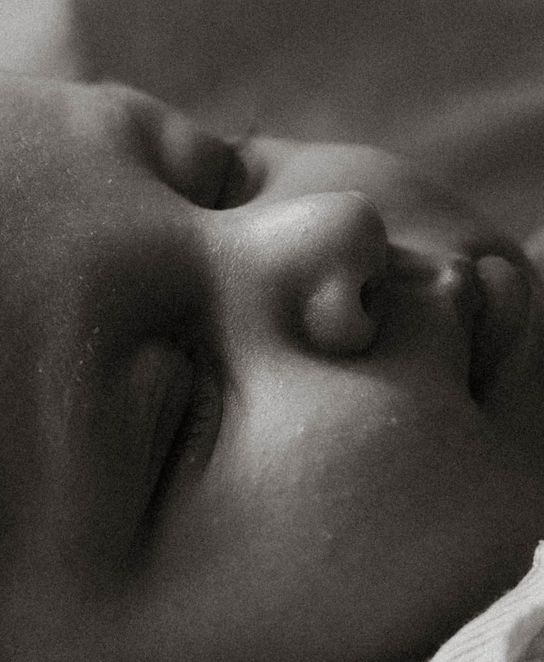 Newborn Fotograf Homestory Baby Foto Neugeborenen Fotos in Wiener Neustadt Fotograf in Wiener Neustadt Sophie Sara Fotografie