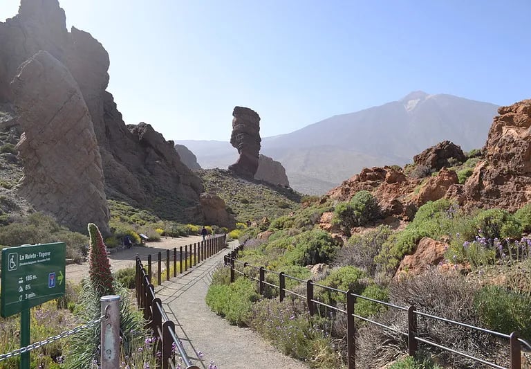 accessible trail in Teide national park