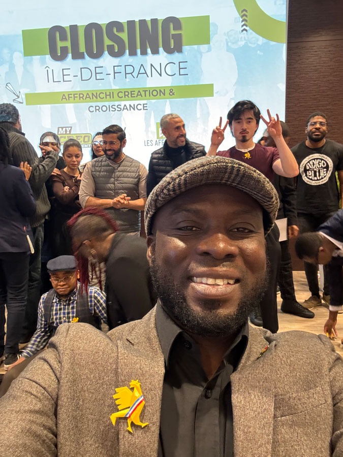 Selfi Marc MENDY avec la promo 2026 Cop Créa