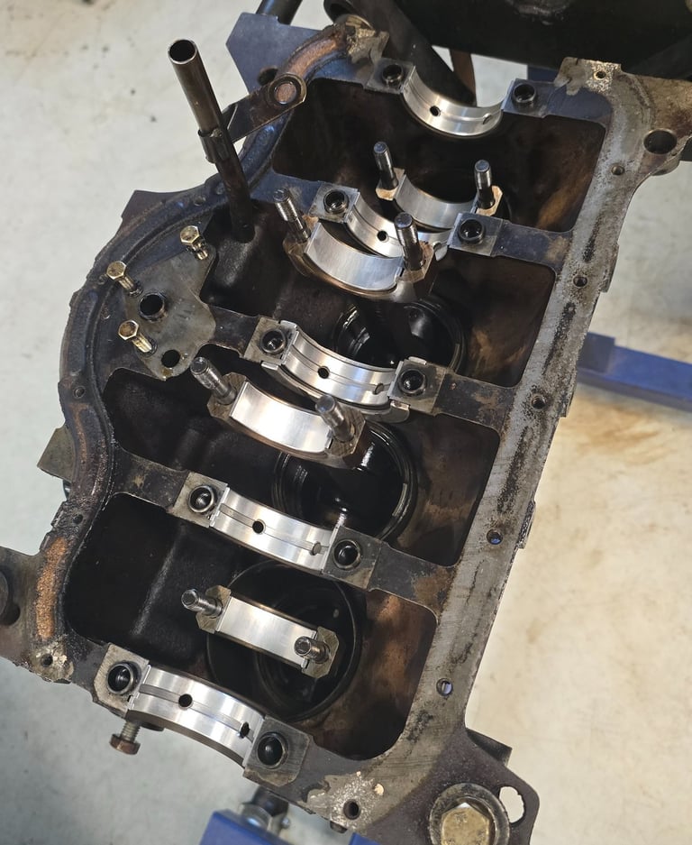 Joy van Haelen's Volvo 340 engine rebuild