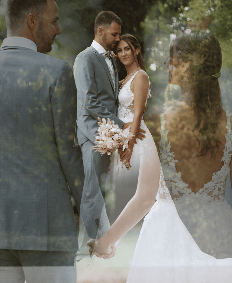 Hochzeitsfotograf Coburg: Klassisches Brautpaar-Porträt, der Bräutigam umarmt die Braut.