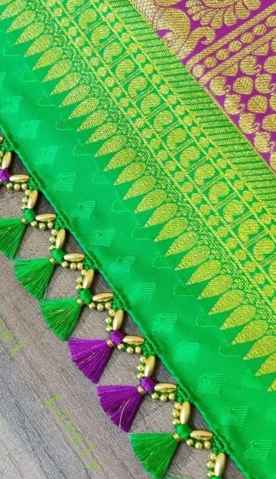a green and purple sari sari sari sari