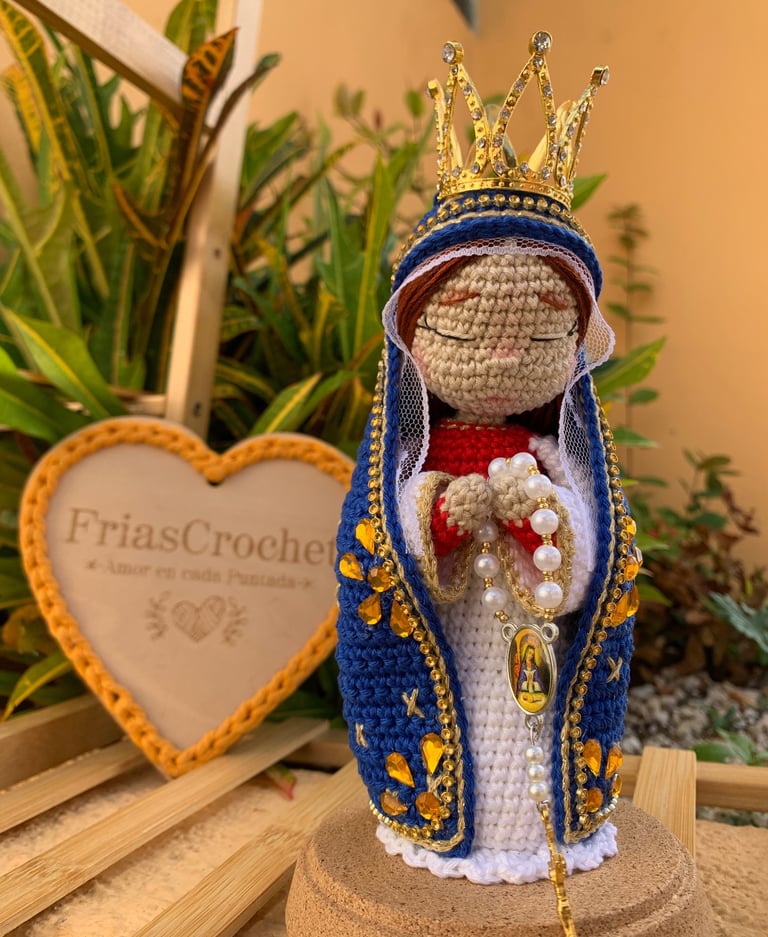 virgen de la Altagracia tejida a crochet
