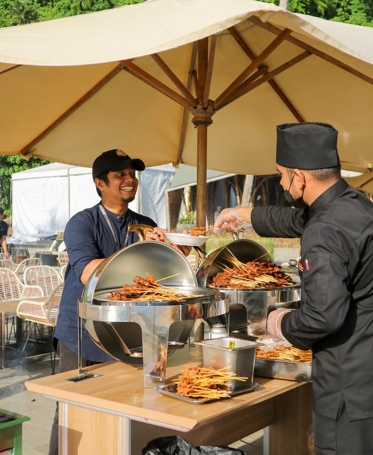 live-cooking-sate-padang