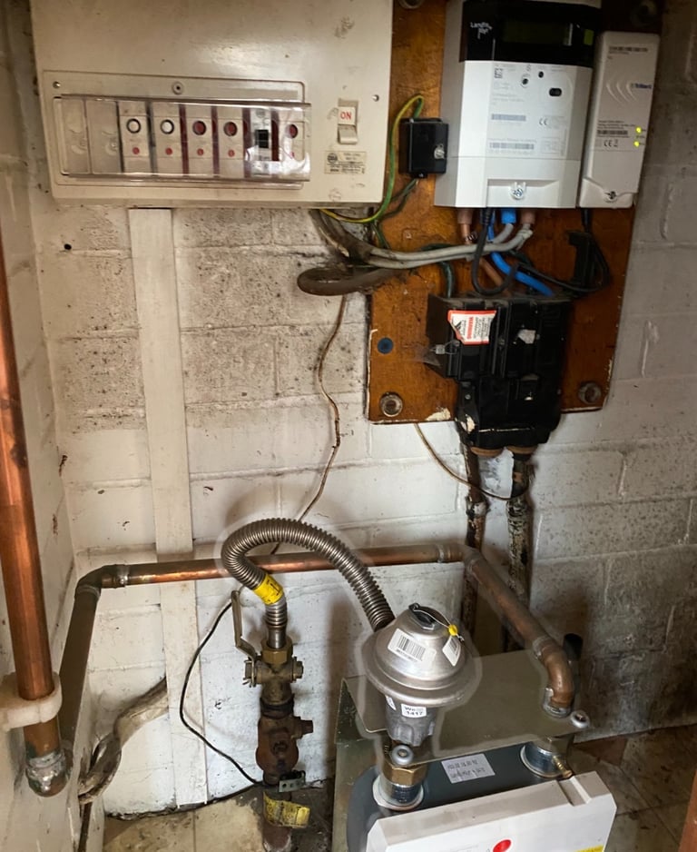 old outdated fuse board in newcastle
