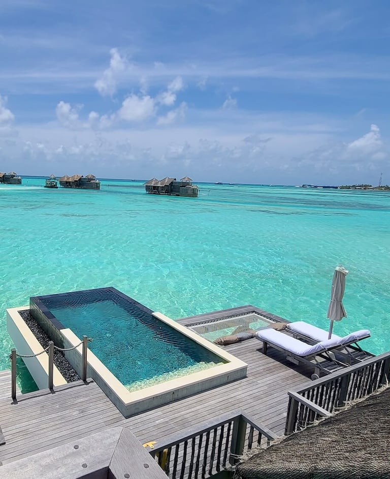 gili-lankanfushi-maldives-overwater-villa-pool