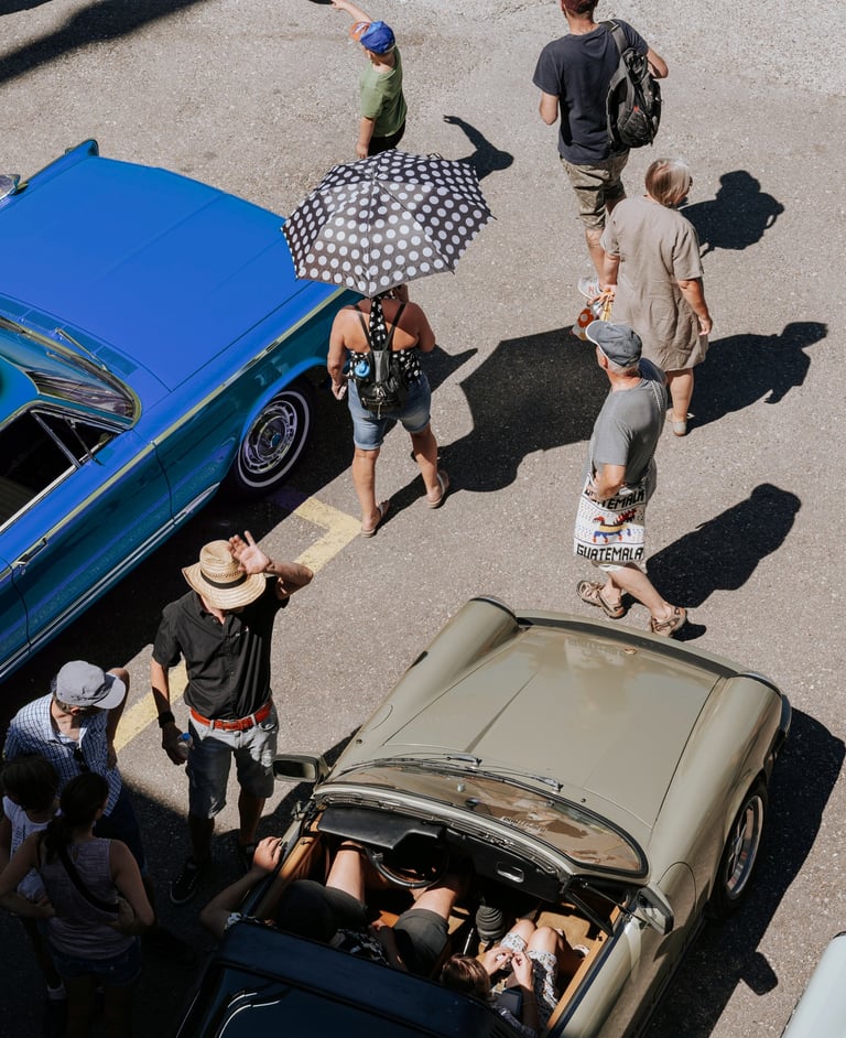 Strassenszene in Basel – Beispiel aus dem Kurs Streetfotografie der Fotografie-Akademie.