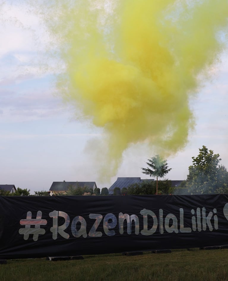 pirobaner fajerwerki z napisem atrakcja pirotechnika