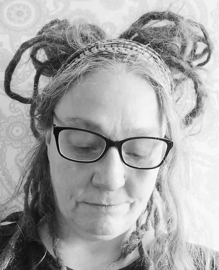 Sara Thursfield AKA Fibreandstitch
