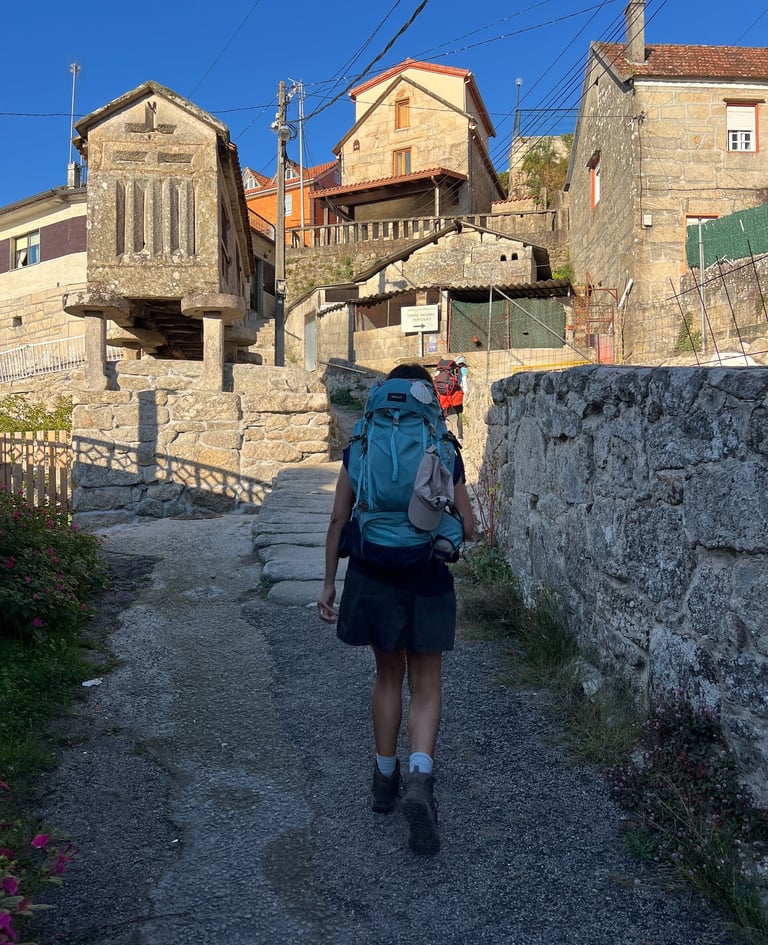 mulher no caminho de santiago