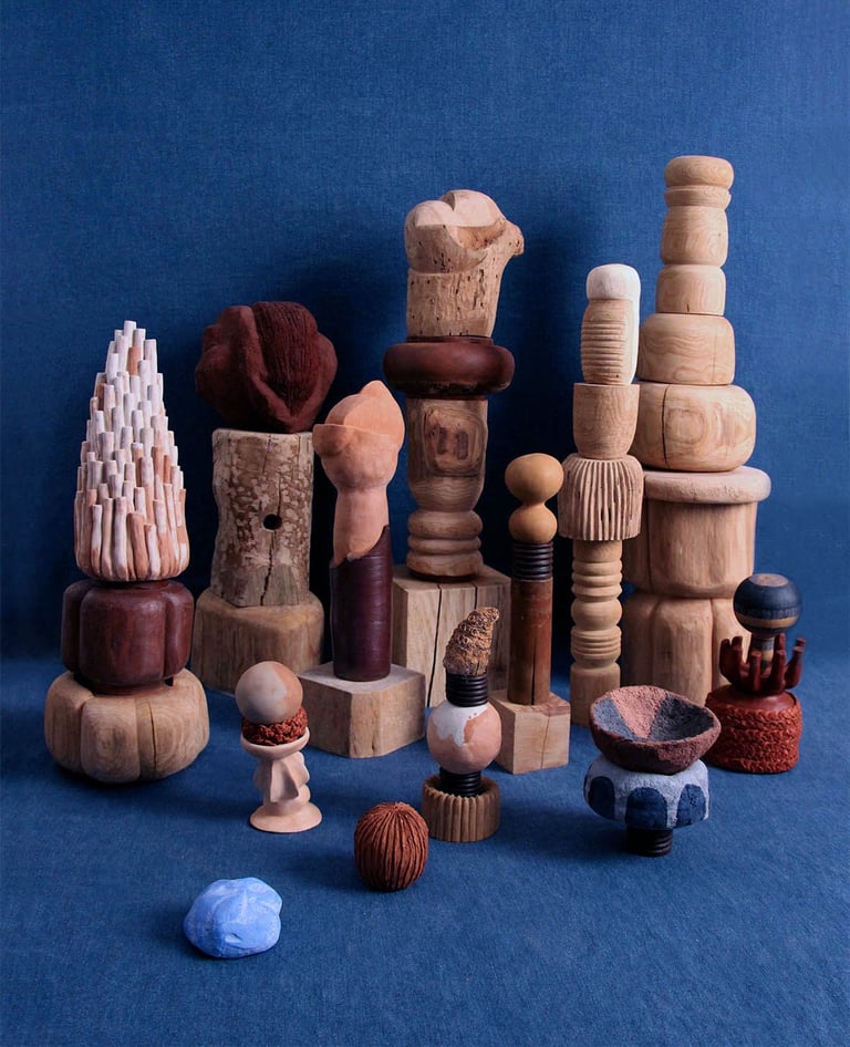 ensemble de sculptures en bois