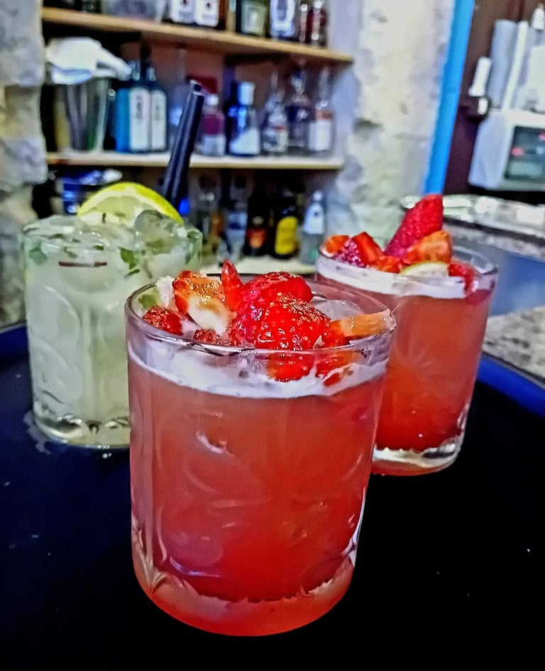 Shisha, narghilè, hookah, Cagliari, Sardegna, tagliari, drink, spritz, happy hour, amici, stuzzichini, assaggini, cibo, smoke
