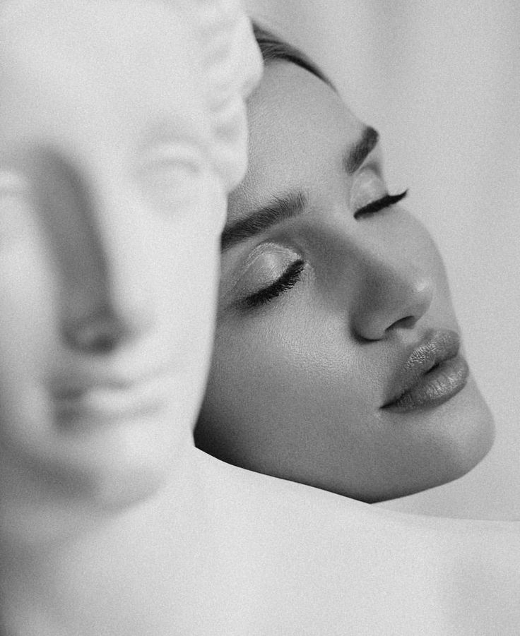 Face lift procedure illustration at Macys Plastic Surgery in Manchester