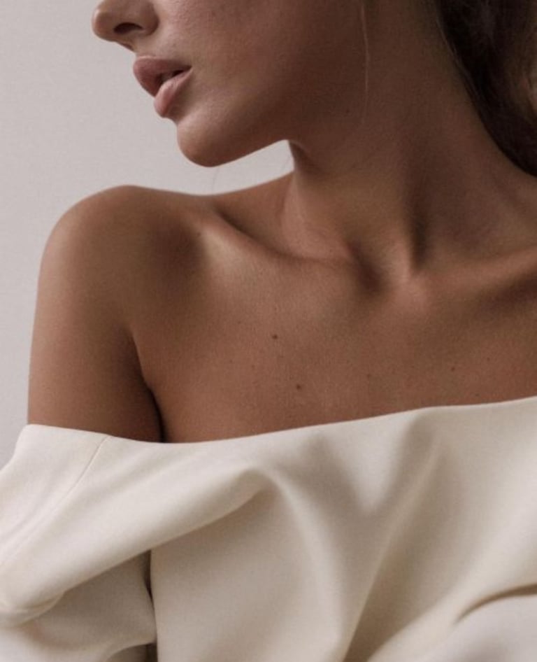 Neck lift procedure illustration from Macys Plastic Surgery Manchester.