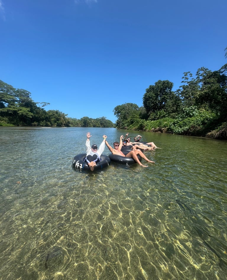 Tubbing en el rio Don Diego Santa Marta Colombia