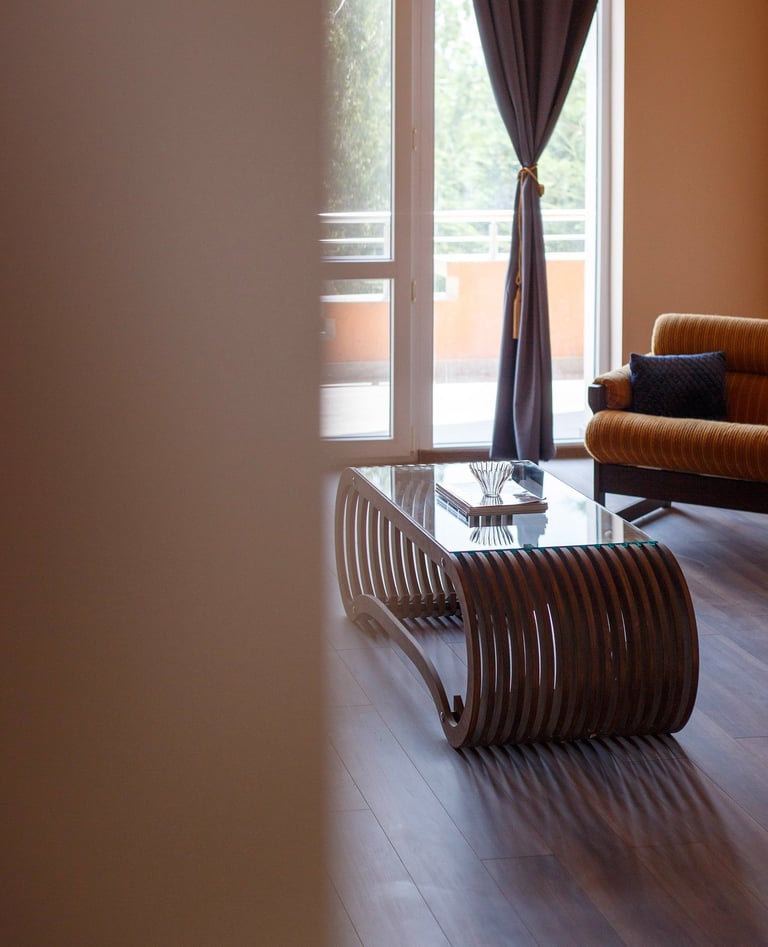 Параметрична маса от колекция параметрични мебели, изработена с CNC технологии за прецизност и стил.