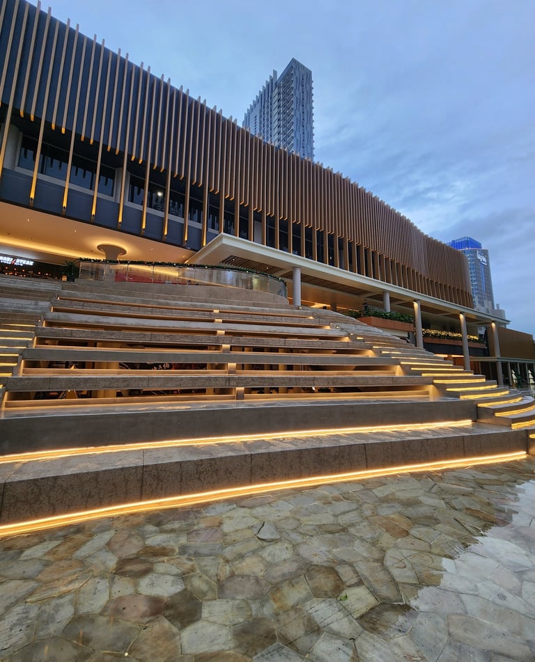 KONTRAKTOR FACADE MALL TRIBECA