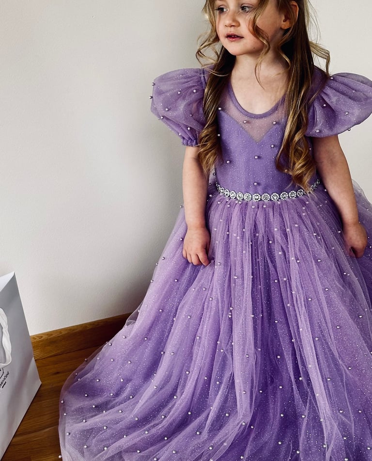 vaikisku sukneliu nuoma 