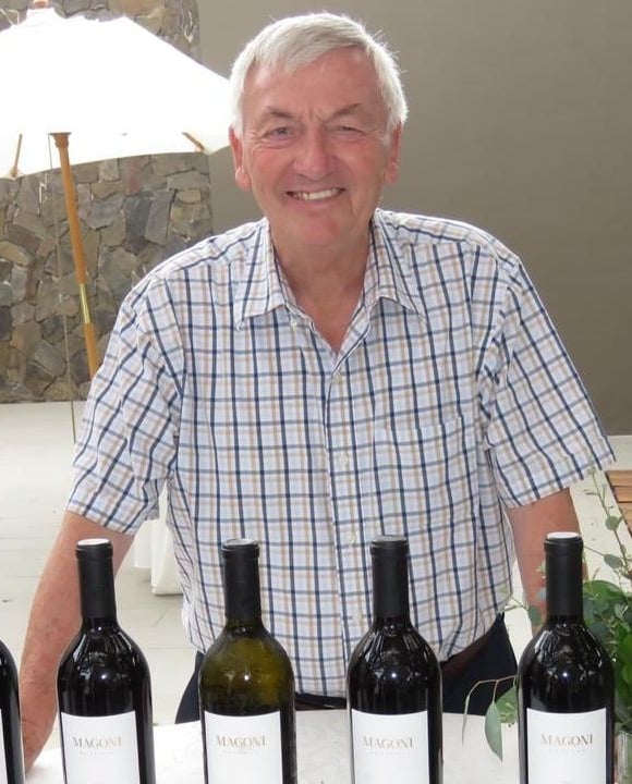 Camilo Magoni presentando sus vinos