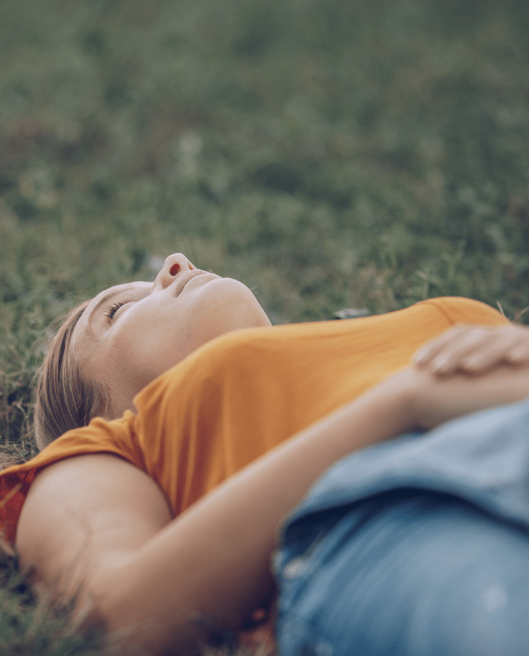 femme détendue, relaxation, méthode Shultz, respiration