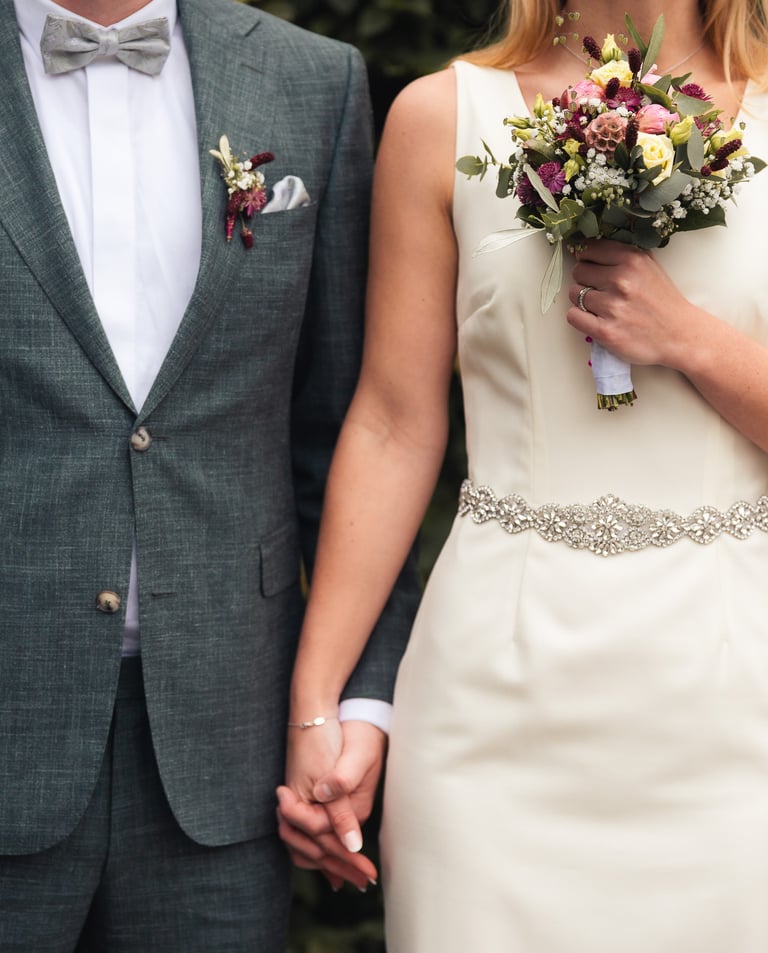 Brautpaar Hochzeit Brautmode Anzug
