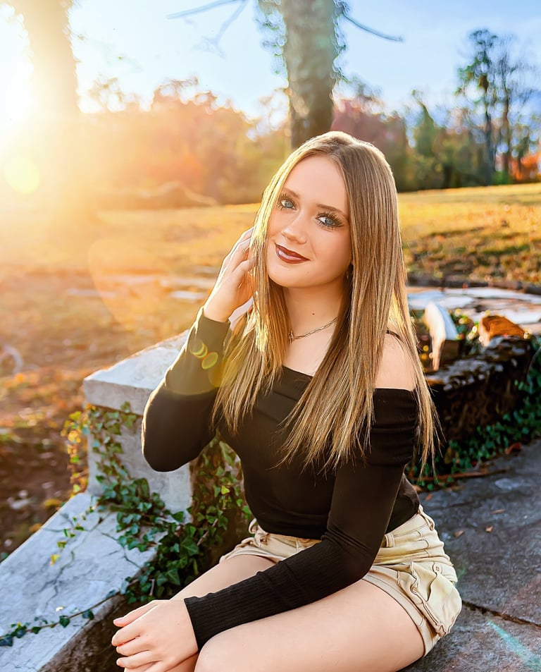 York PA Senior pictures at Historic Shady Lane by a Lancaster PA senior picture photographer