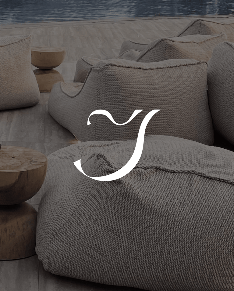 Logo icône pour Iconique, boutique d'ameublement de luxe à La Baule