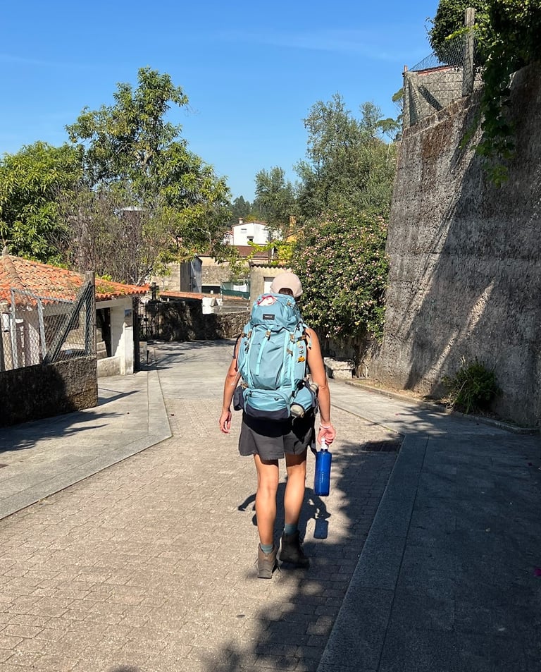 mulher no caminho de santiago