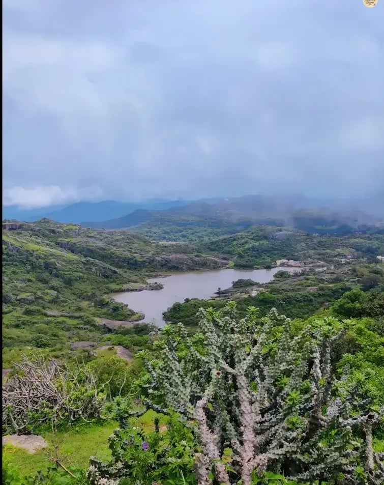 Panoramic view of Mount Abu from Guru Shikhar showing the Aravalli hills.