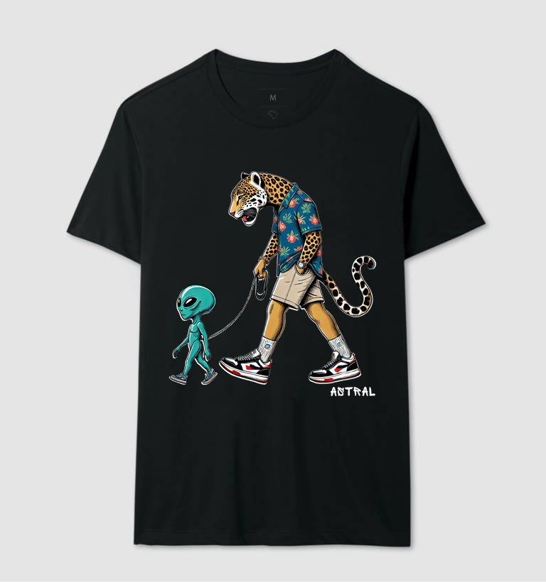 Camiseta da marca de street art, Cavérik Art Club, assinada pelo artista visual Sérgio Astral