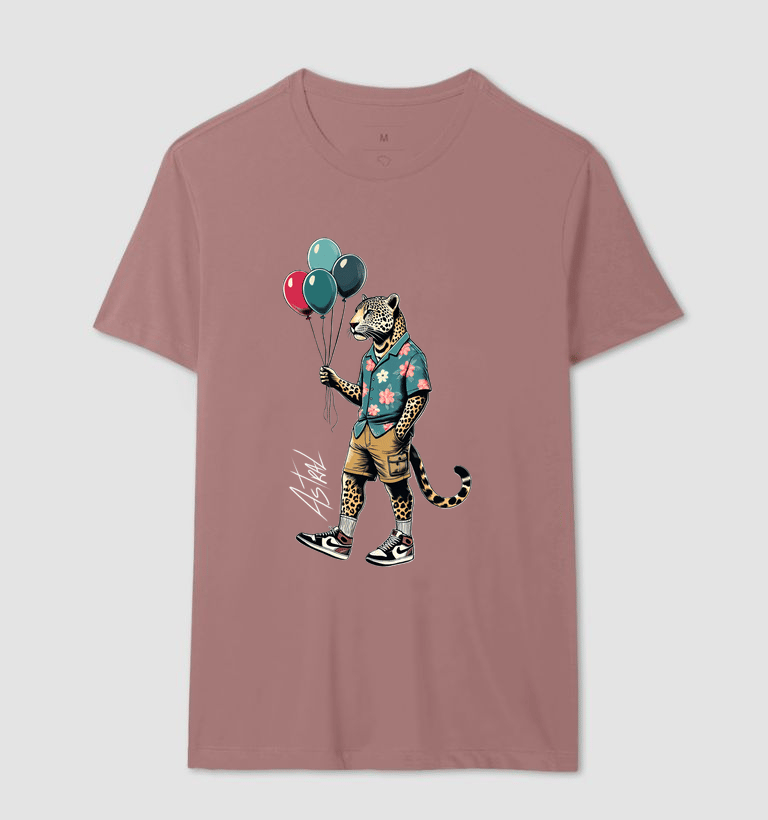 Camiseta da marca de street art, Cavérik Art Club, assinada pelo artista visual Sérgio Astral