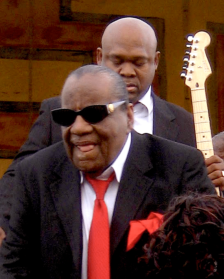 Gregota Gospel artist performance