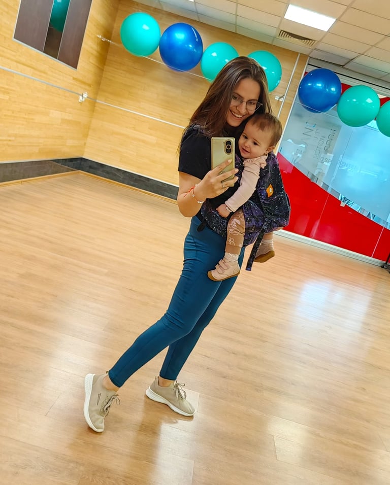 Танци за мама и бебе с Галя и Лора