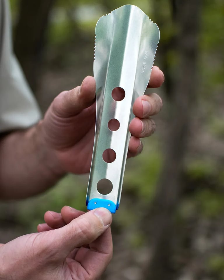 male hands holding boglerco trowel